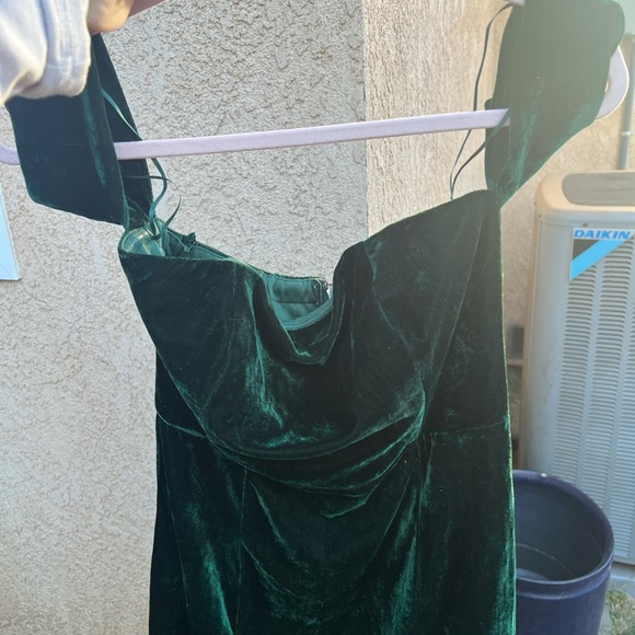 MIDI GREEN VELVET DRESS - Picture 7 of 7